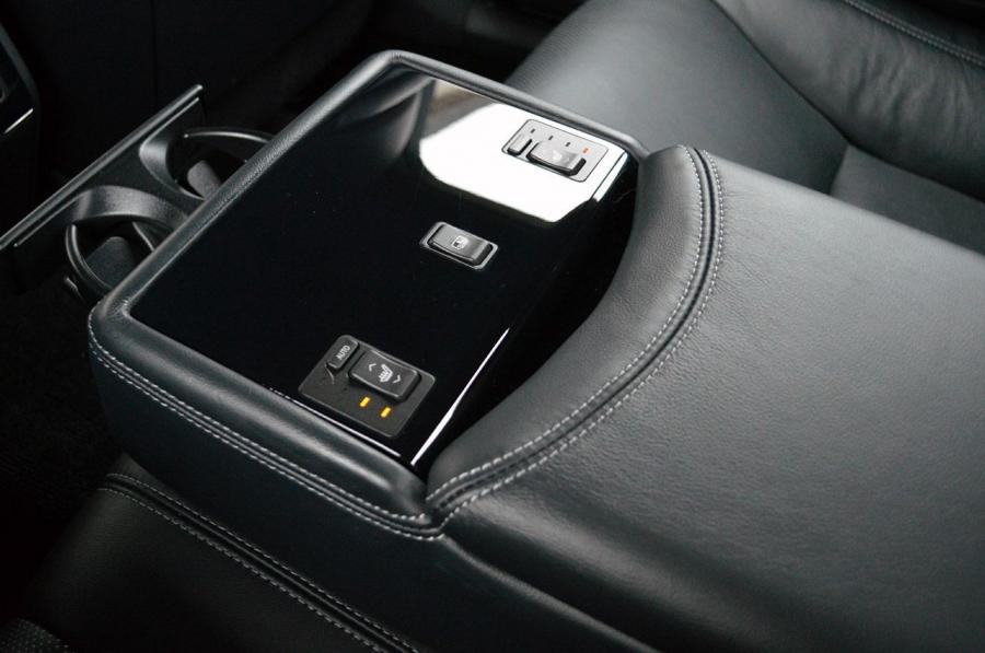  Lexus LS460 F-Sport AWD 2013 года  (фото 4 из 47)